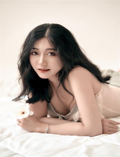 获奖作品：《我和老公在线装穷》适合什么人观看？目标观众群体分析